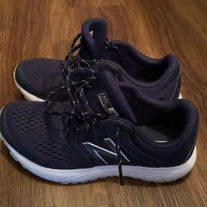 NB Woman’s running shoes